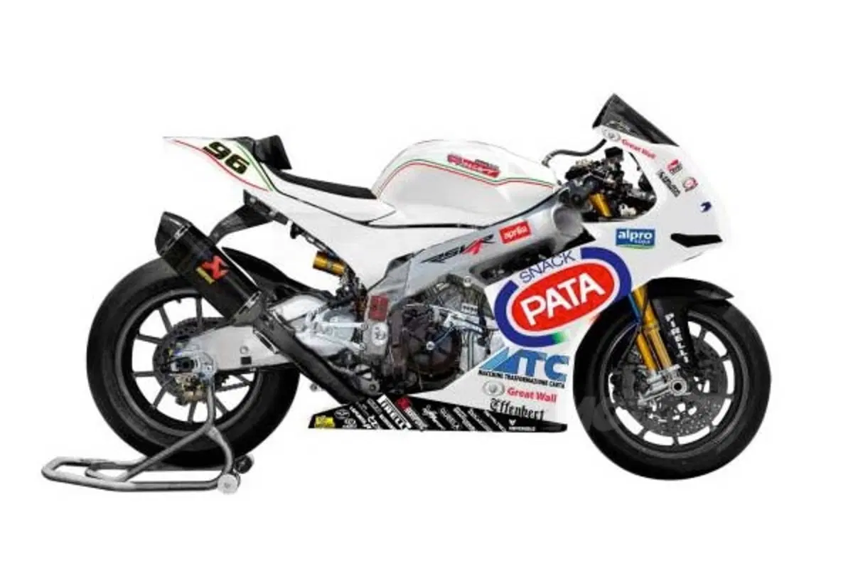 L'Aprilia RSV4 Pata con cui Smrz correrà a Brno (2)
