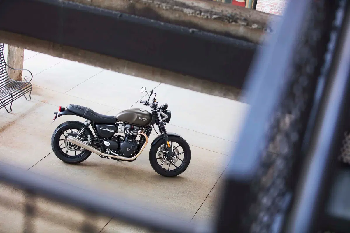 Triumph Street Twin Street Twin 900 (2019 - 20) (4)