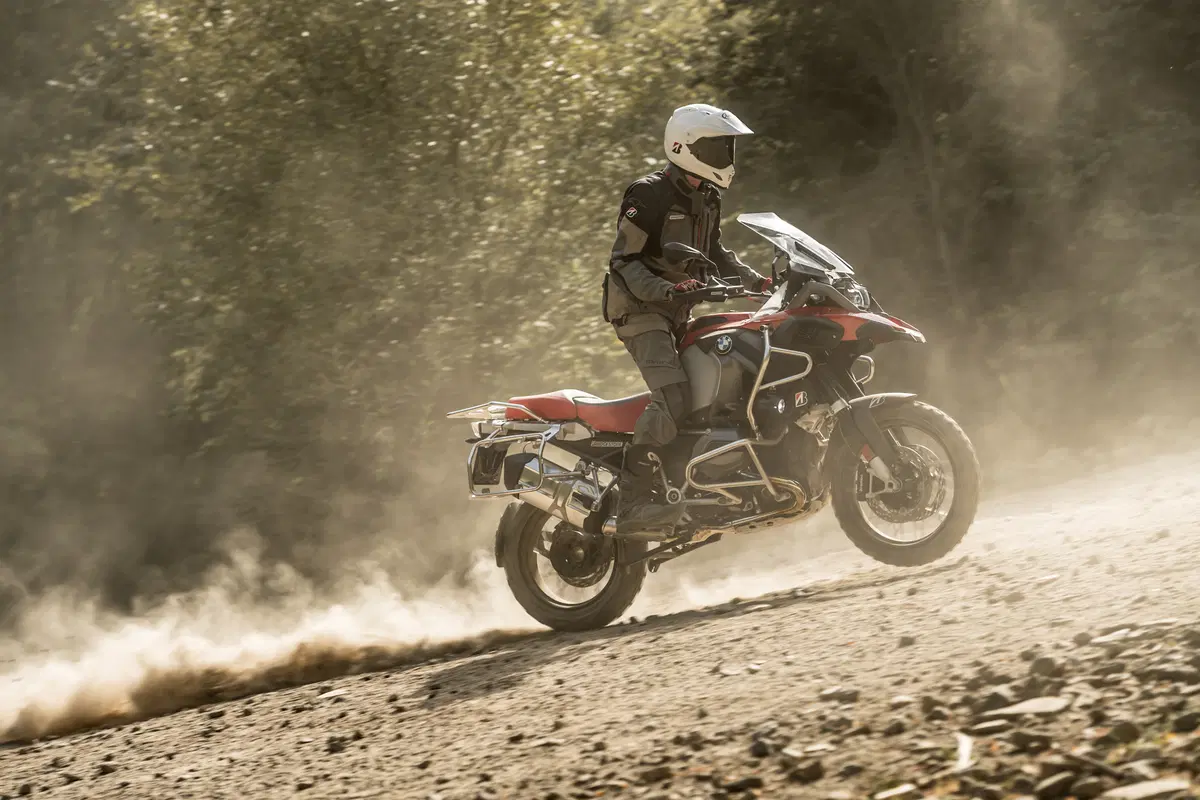 Bridgestone a Intermot con quattro nuovi pneumatici