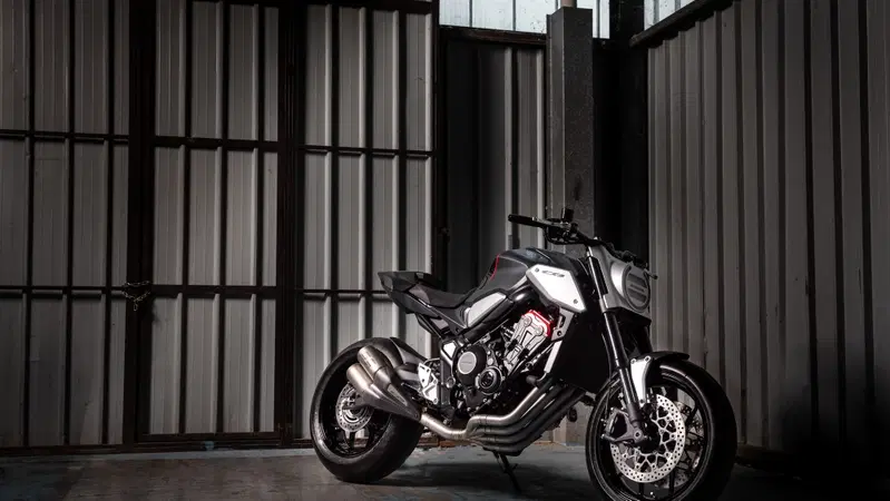 Honda Neo Sport Caf&eacute; 650 Concept. CB650R in arrivo. Nuovi colori per l'Africa Twin