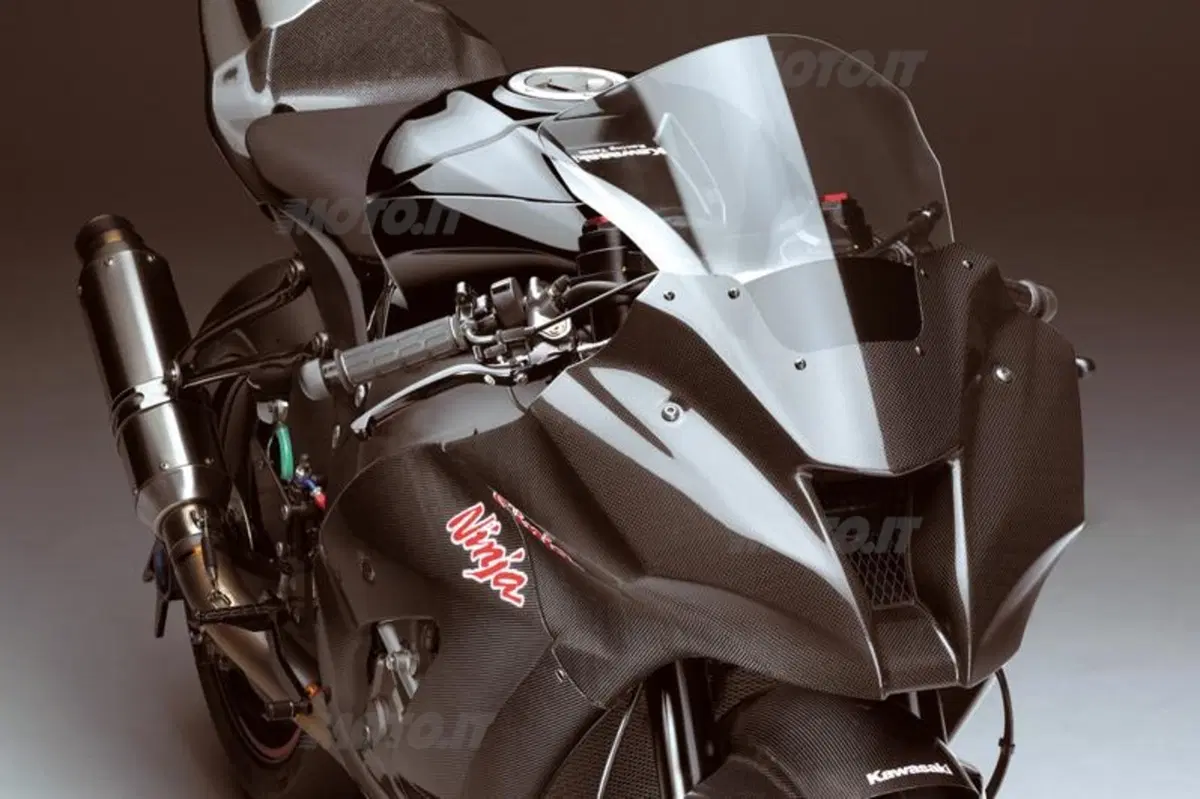 Kawasaki Ninja ZX-10R 2011. Due giorni di test in pista (13)