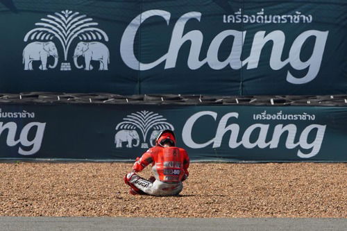 MotoGP 2018. Lorenzo: Caduto per un problema tecnico (3)