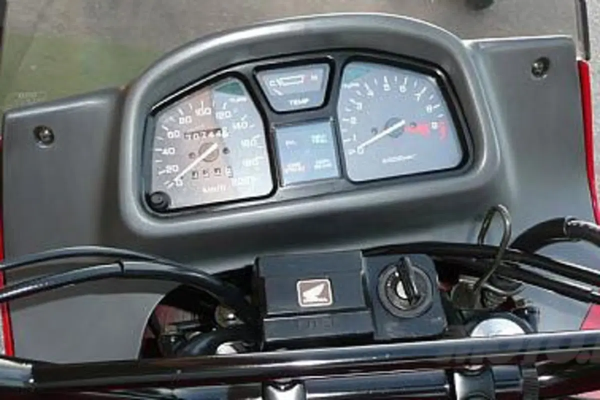 Guida alla Honda Transalp (4)