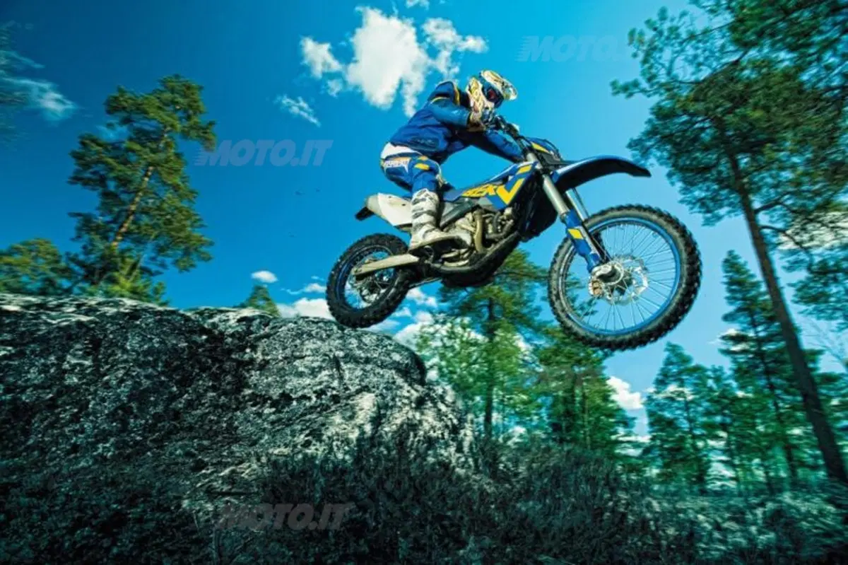 Husaberg TE 250 e 300 2011: arriva il 2 tempi (3)