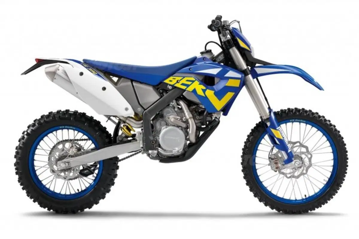 Husaberg TE 250 e 300 2011: arriva il 2 tempi (7)