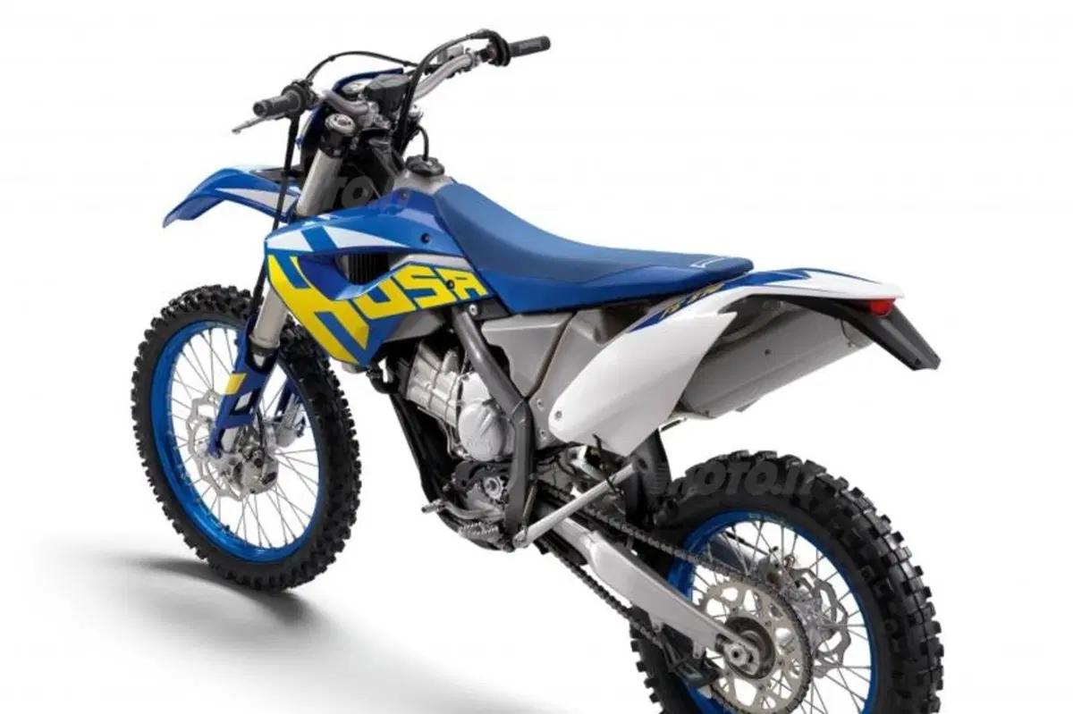 Husaberg TE 250 e 300 2011: arriva il 2 tempi (9)