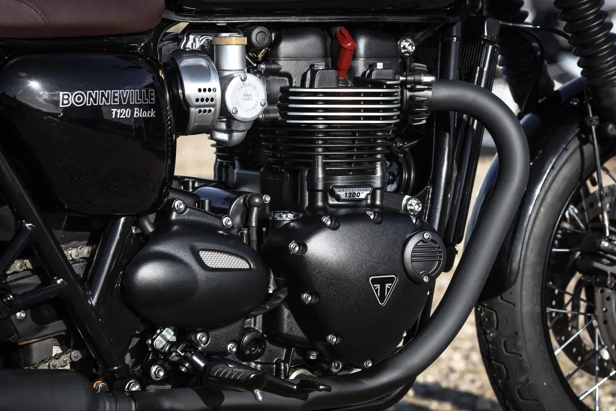 Bonneville T120 Black