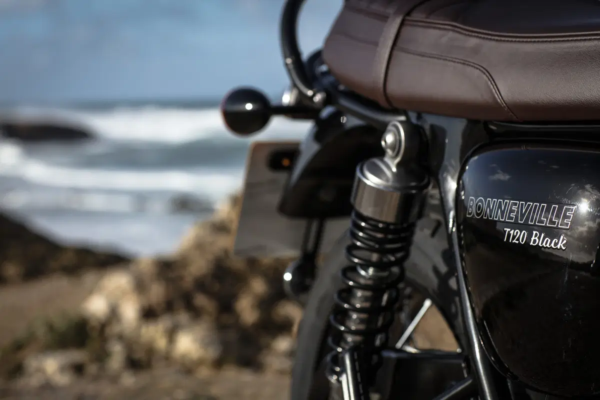 Bonneville T120 Black