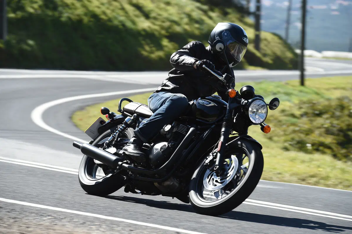 Bonneville T120 Black (6)