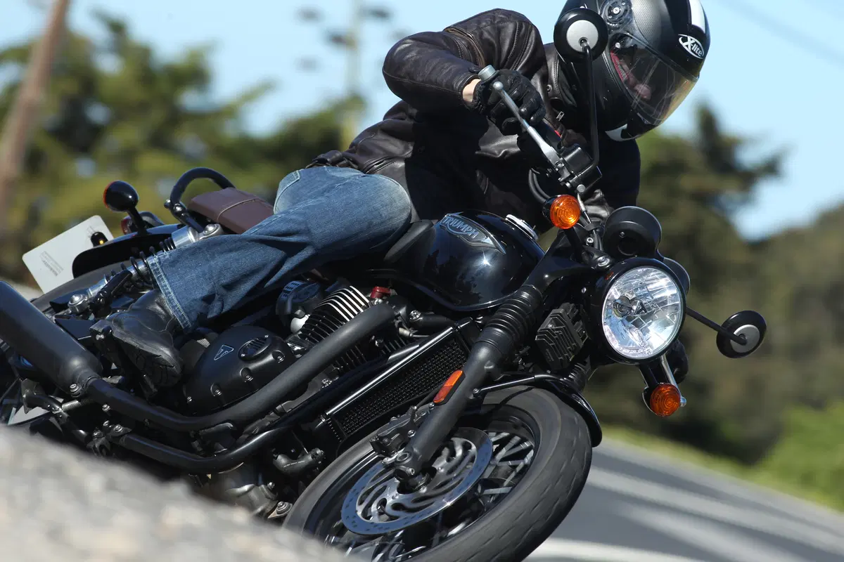 Bonneville T120 Black (8)