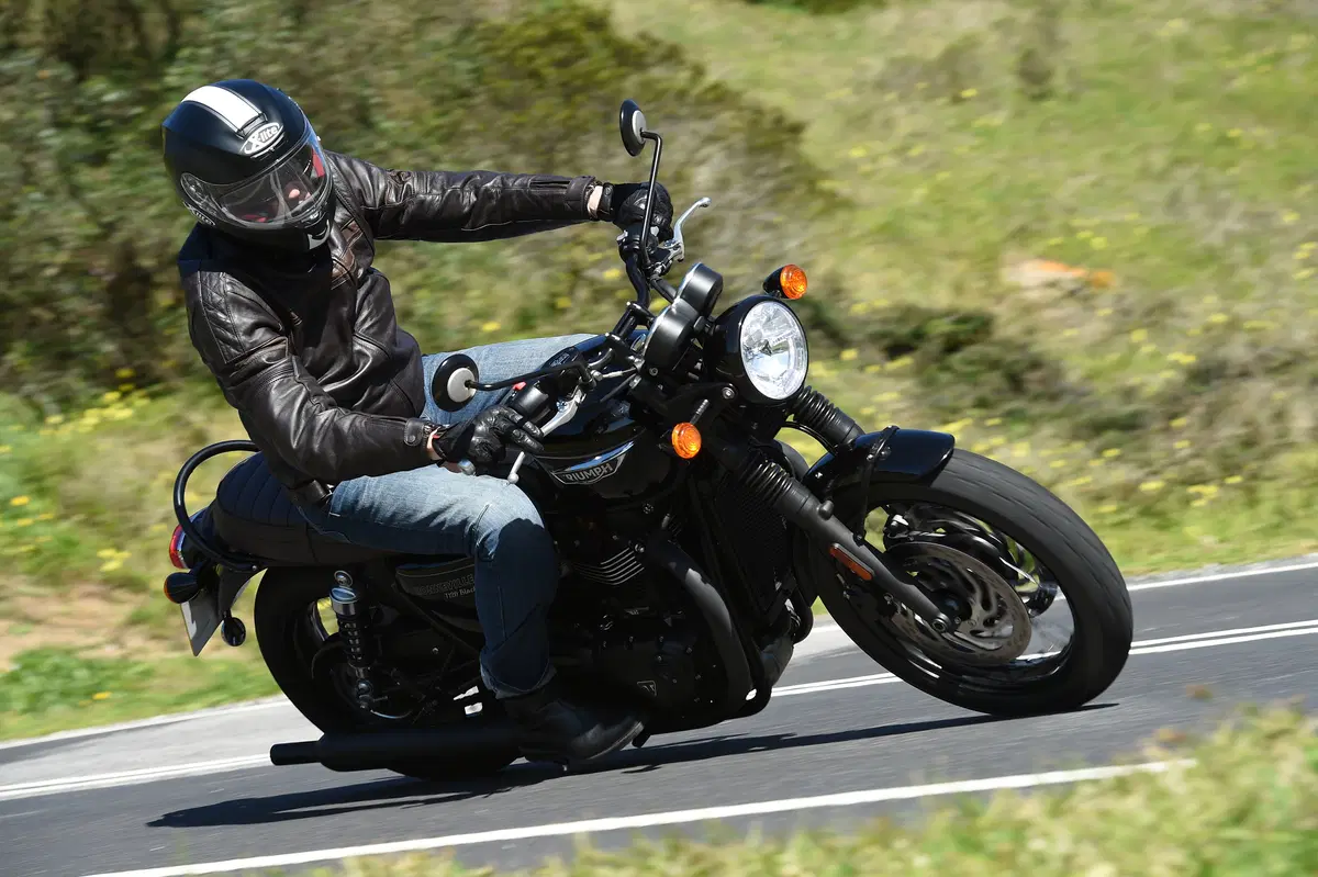 Bonneville T120 Black (7)