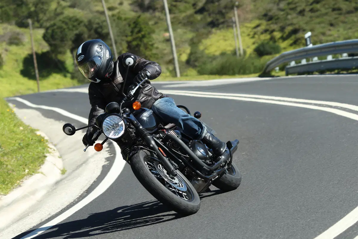 Bonneville T120 Black