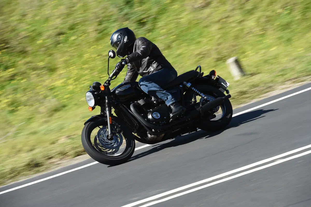 Bonneville T120 Black (4)