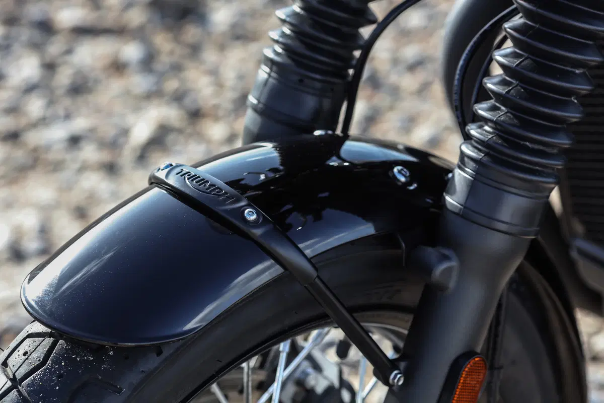 Bonneville T120 Black (19)