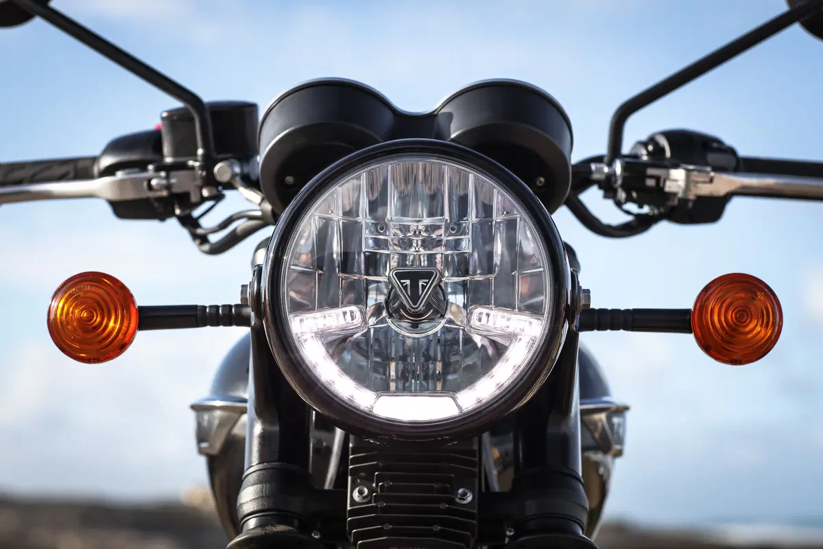 Bonneville T120 Black (27)
