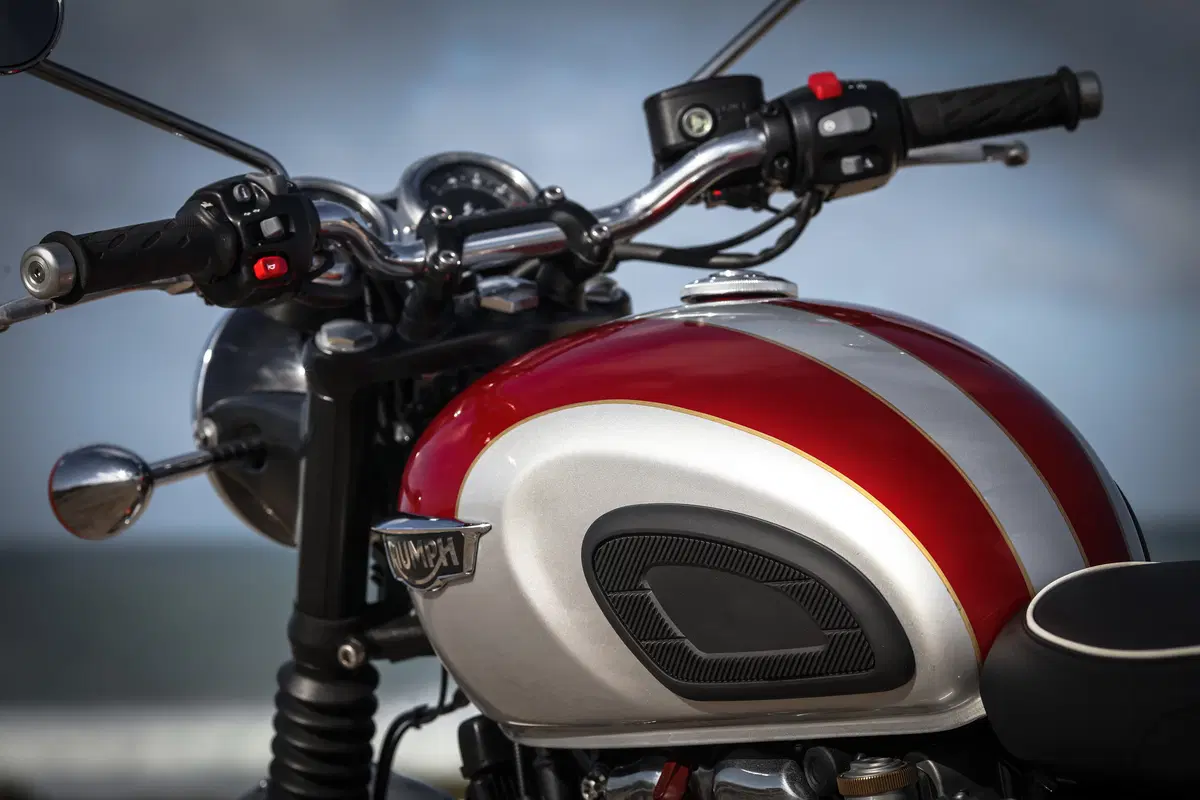 Bonneville T120 Black (28)