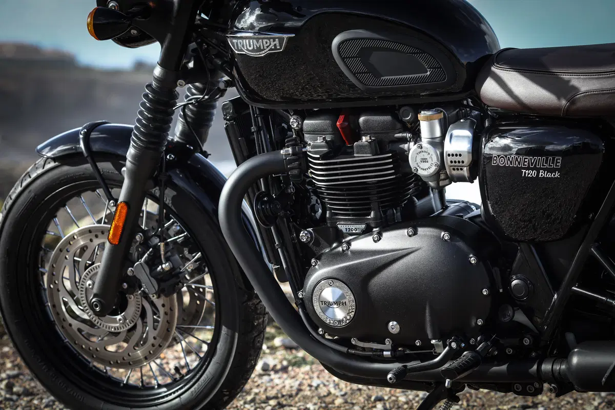 Bonneville T120 Black (33)