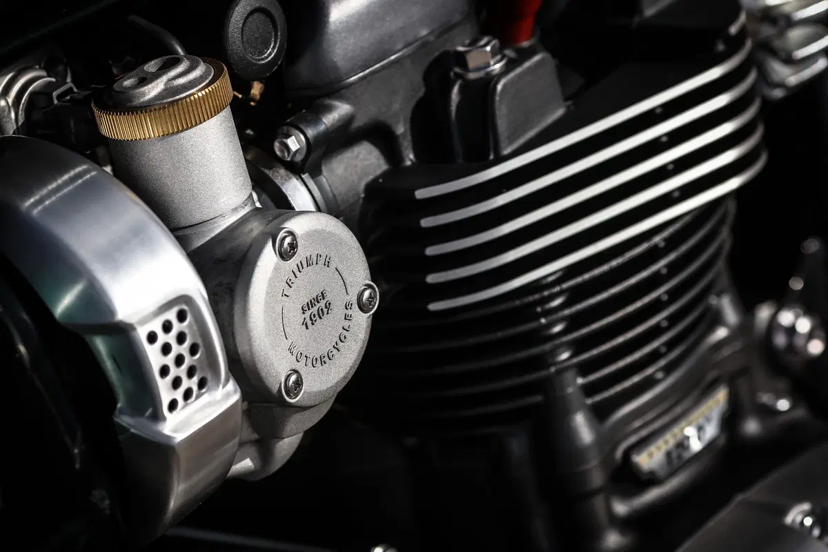 Bonneville T120 Black (35)