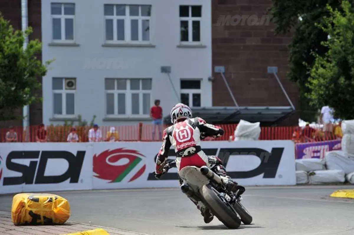 Mondiale Supermoto. Thomas Chareyre espugna Sankt Wendel (9)