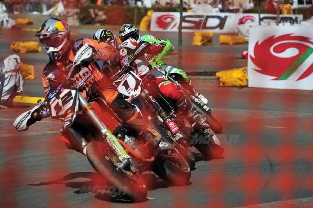 Mondiale Supermoto. Thomas Chareyre espugna Sankt Wendel (10)