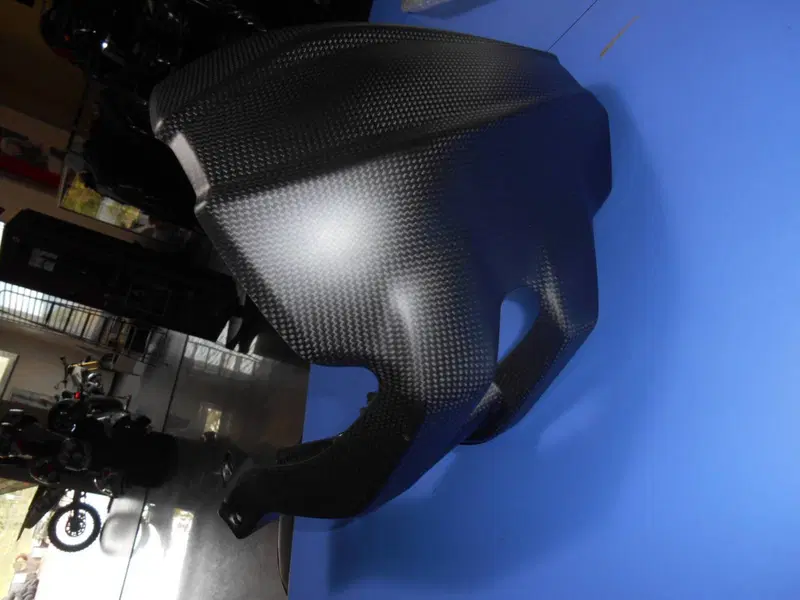 PARAFANGO PARASPRUZZI CARBONIO POST. Ducati (2)