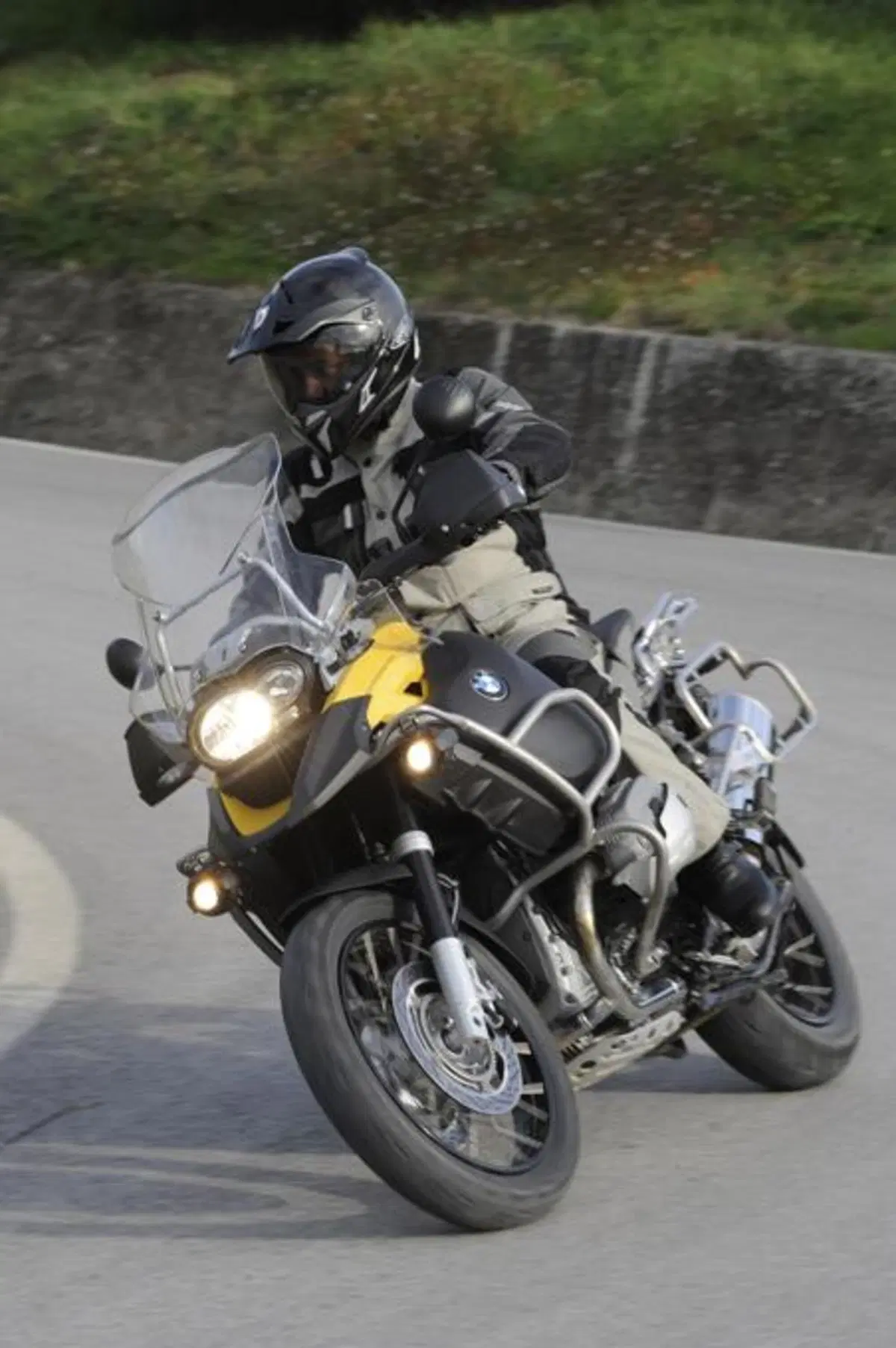 BMW R 1200 GS Adventure vs KTM 990 Adventure R (3)