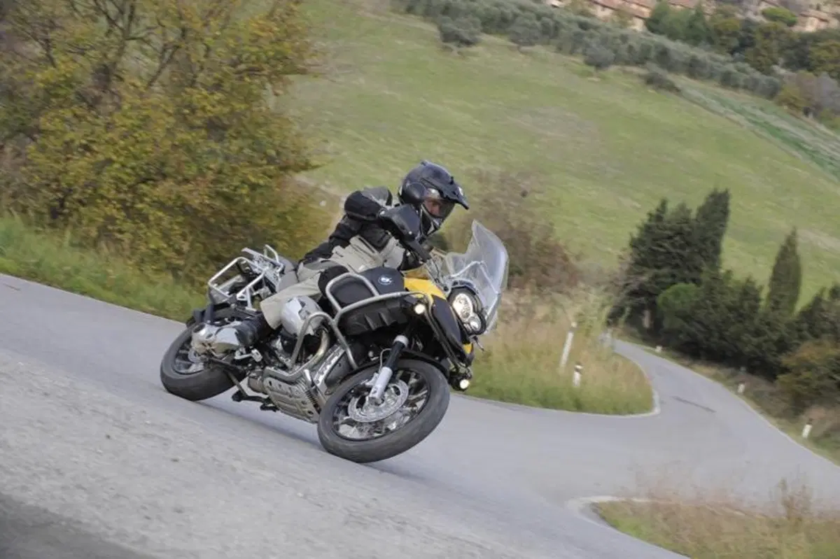 BMW R 1200 GS Adventure vs KTM 990 Adventure R (5)