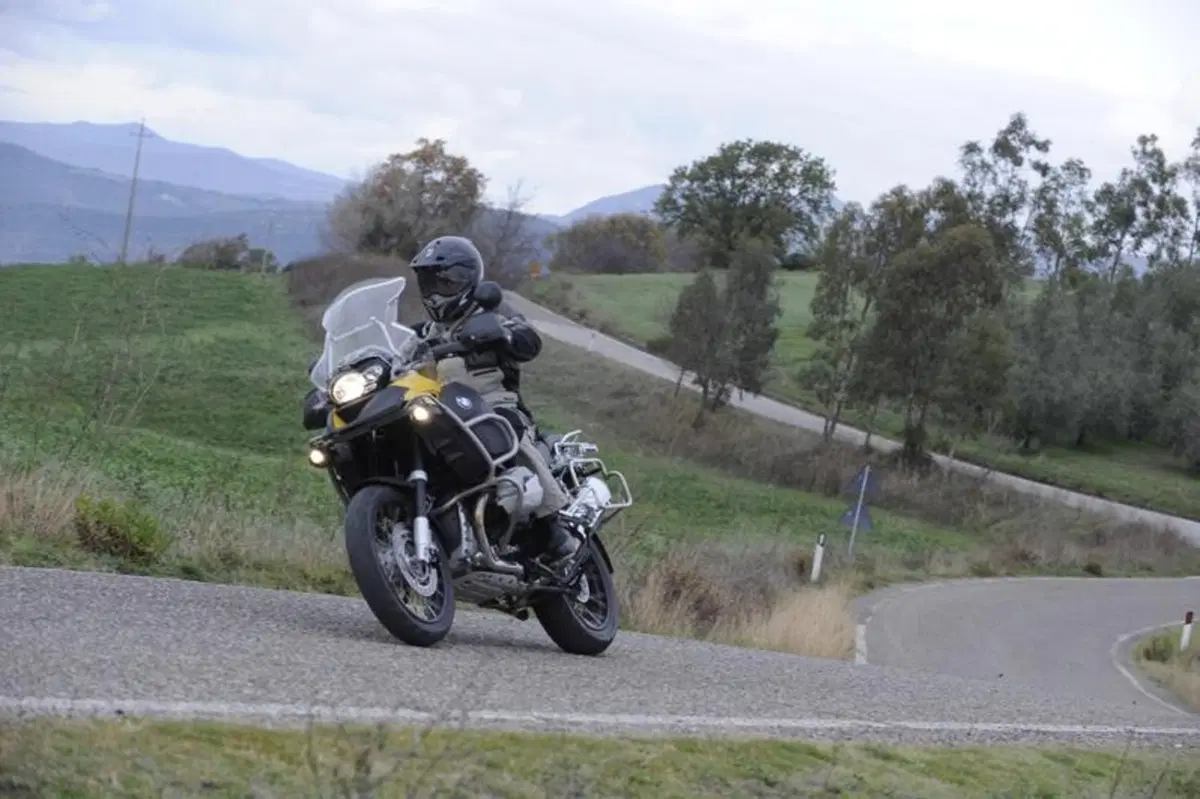 BMW R 1200 GS Adventure vs KTM 990 Adventure R (7)