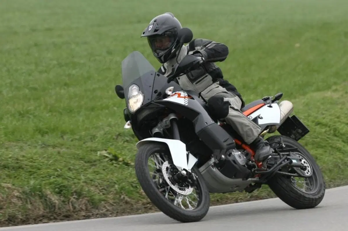 BMW R 1200 GS Adventure vs KTM 990 Adventure R (10)
