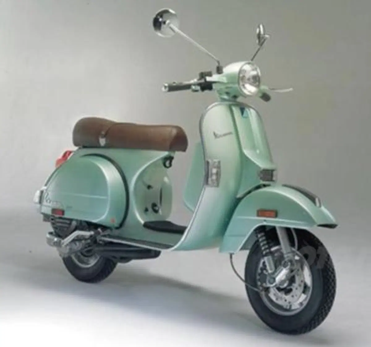 Piaggio torna a produrre la Vespa PX (3)