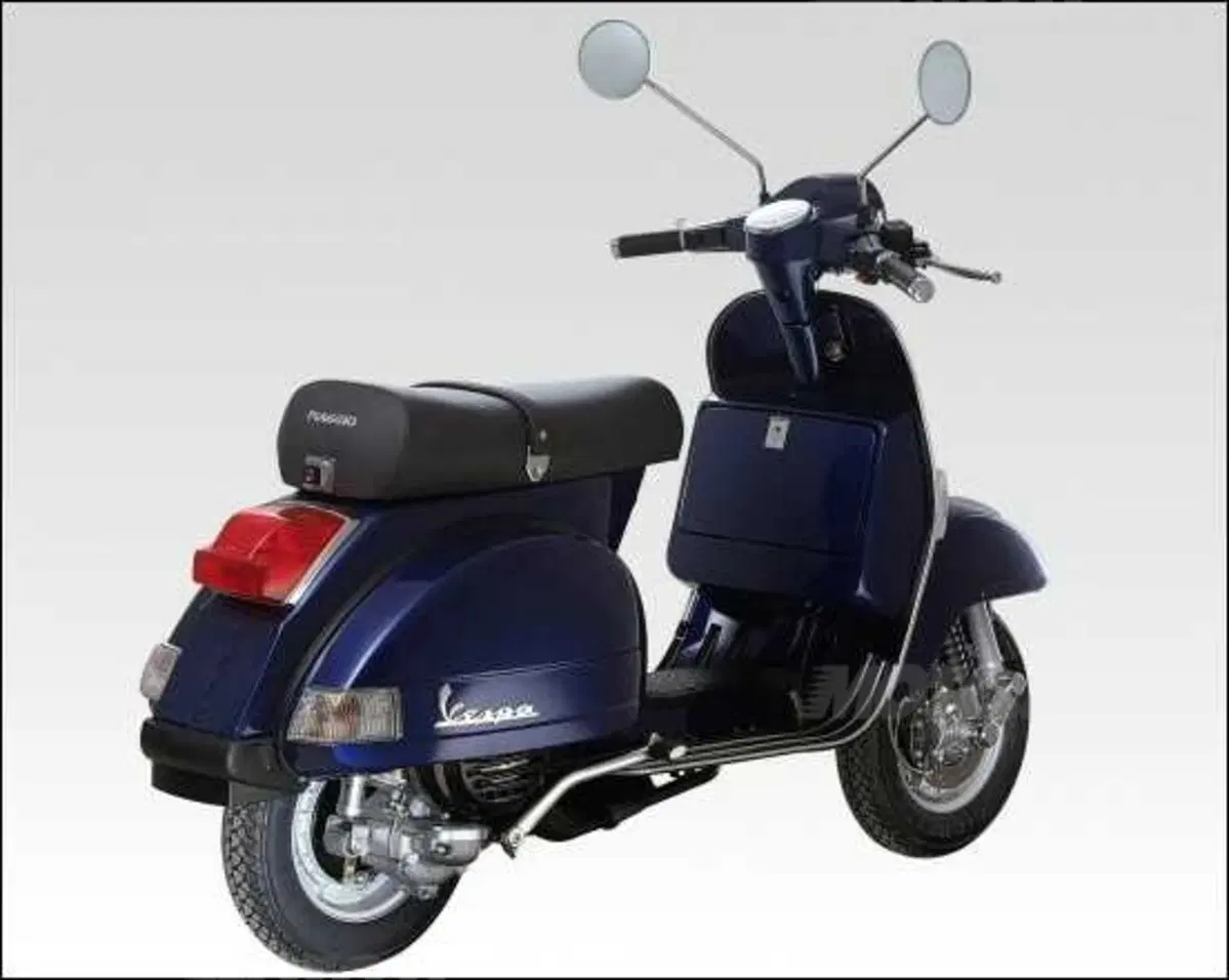 Piaggio torna a produrre la Vespa PX (6)