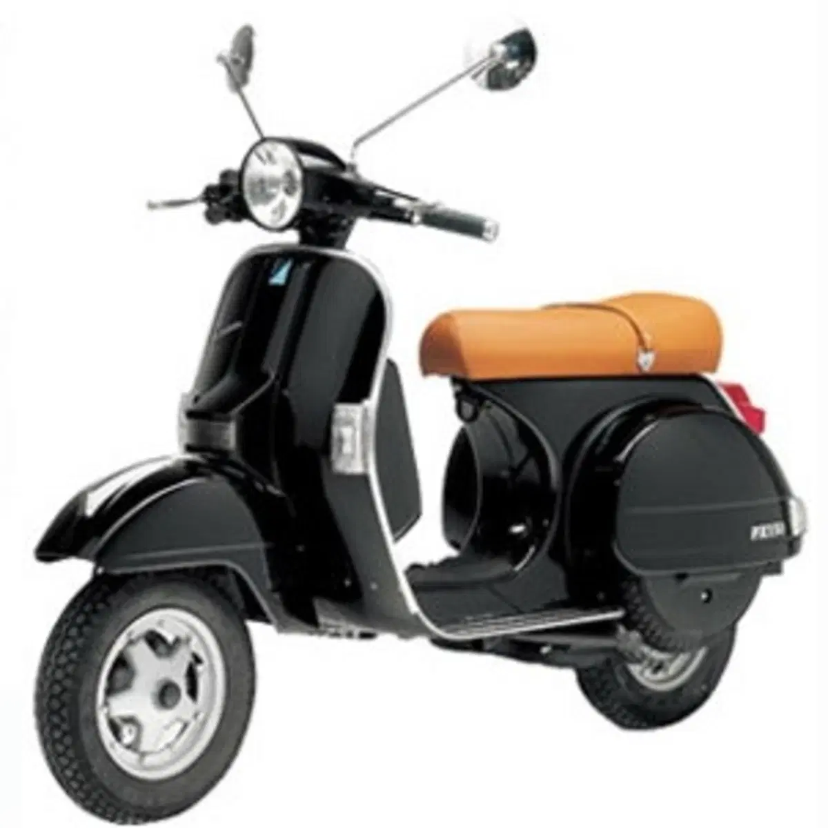 Piaggio torna a produrre la Vespa PX (7)