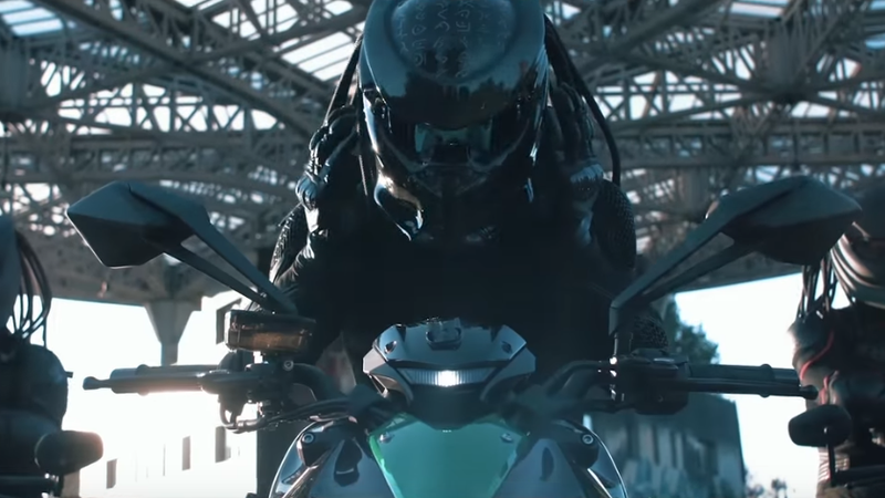 Bobo Vieri in moto per la promozione del film The Predator