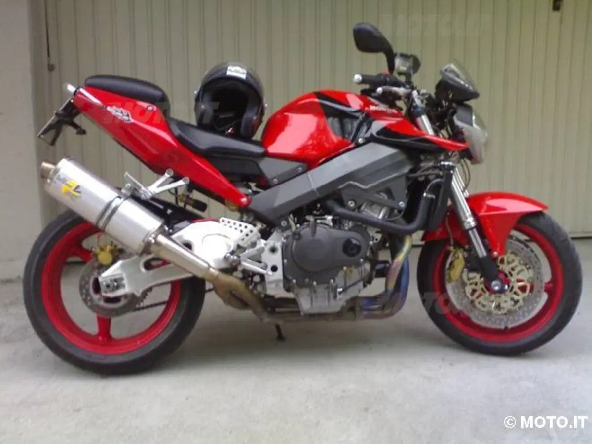 Le Strane di Moto.it: Honda CBR 900 RR Fireblade 