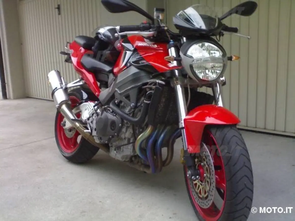 Le Strane di Moto.it: Honda CBR 900 RR Fireblade  (3)