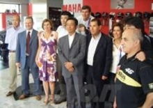 Toshizumi Kato, executive officer Yamaha, visita il dealer partenopeo Rima