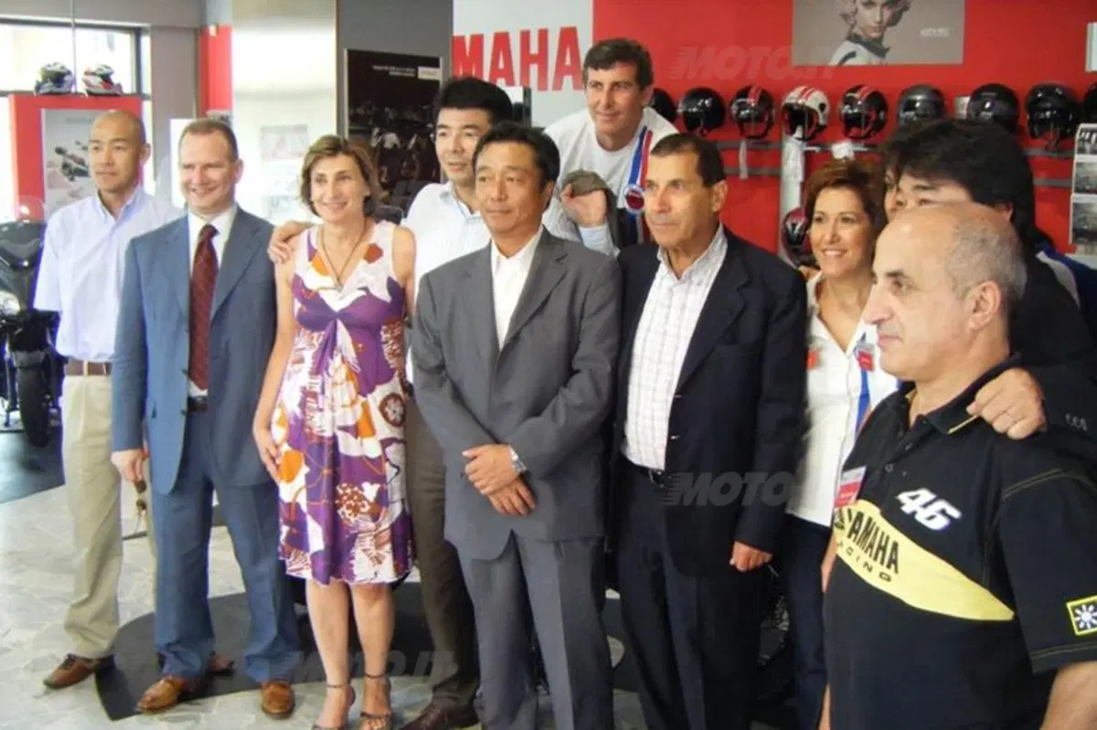 Toshizumi Kato, executive officer Yamaha, visita il dealer partenopeo Rima (2)