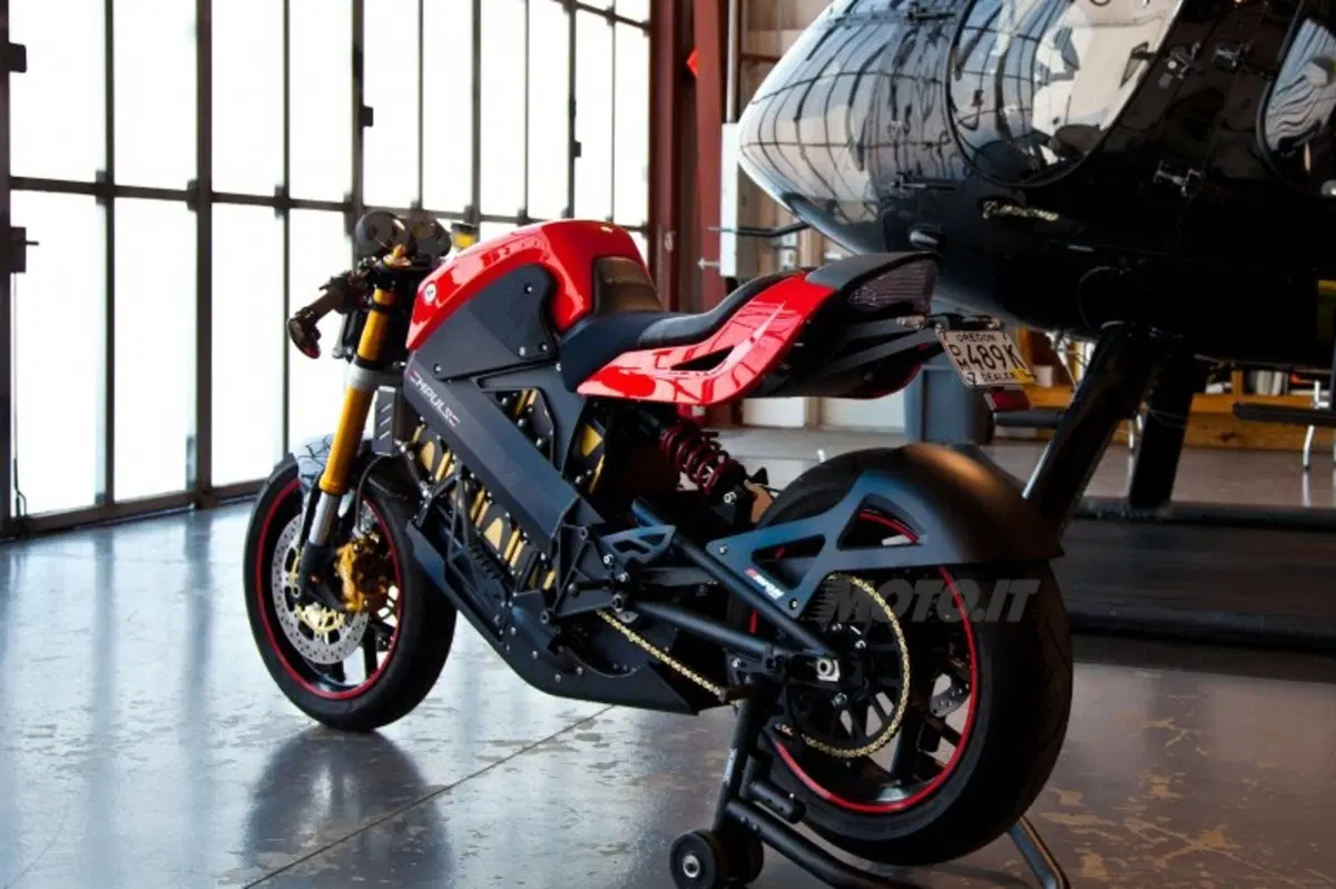 Brammo Empulse: una streetfitgher elettrica (2)