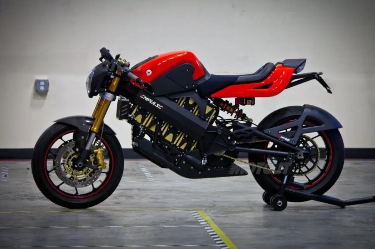 Brammo Empulse: una streetfitgher elettrica (4)