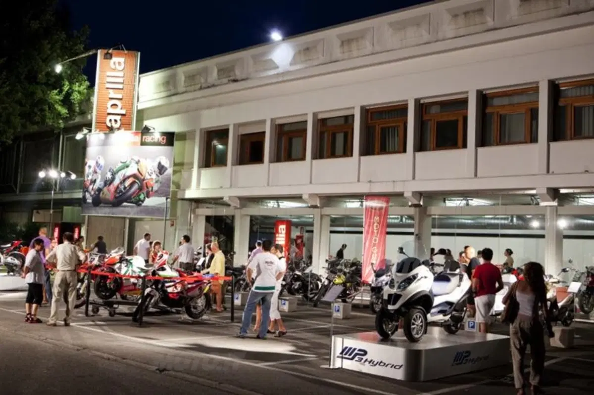 Grande successo della “Notte Aprilia”