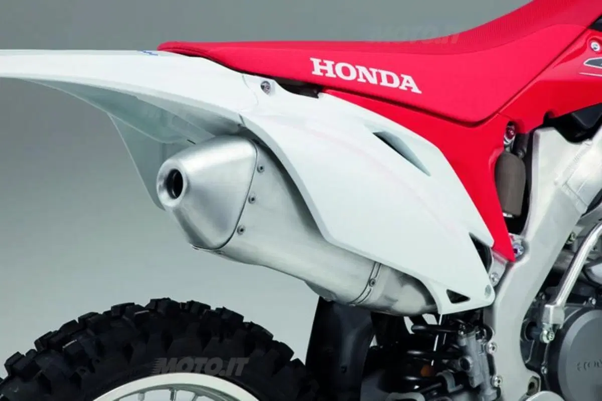 Motocross. Le Honda CRF del 2011 sono pronte (2)