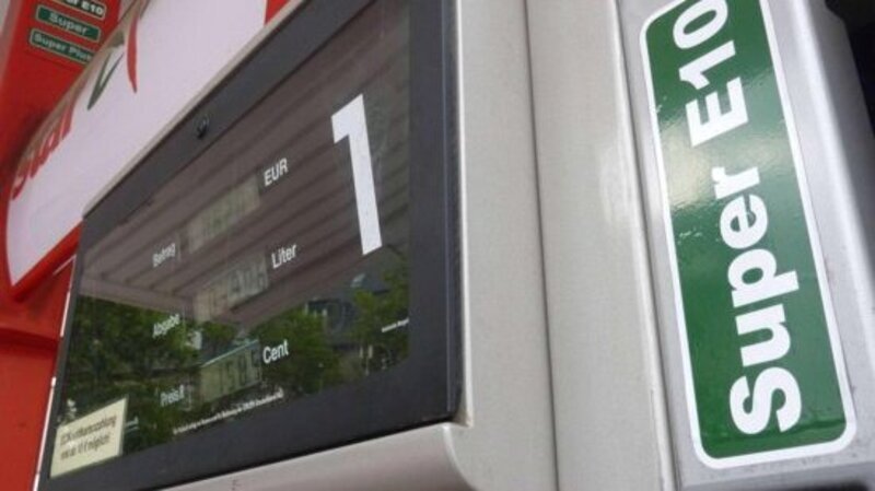 Novit&agrave; pieno di carburante: al distributore, E5 e B10 significano benzina e gasolio