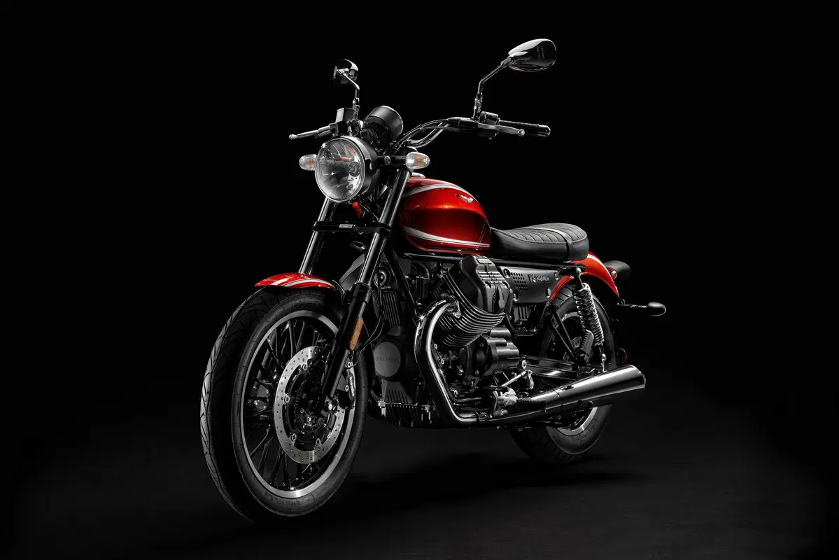 Moto Guzzi V9 Bobber e V9 Roamer (22)
