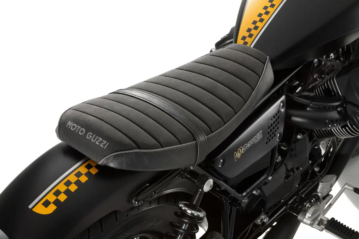 Moto Guzzi V9 Bobber e V9 Roamer (23)