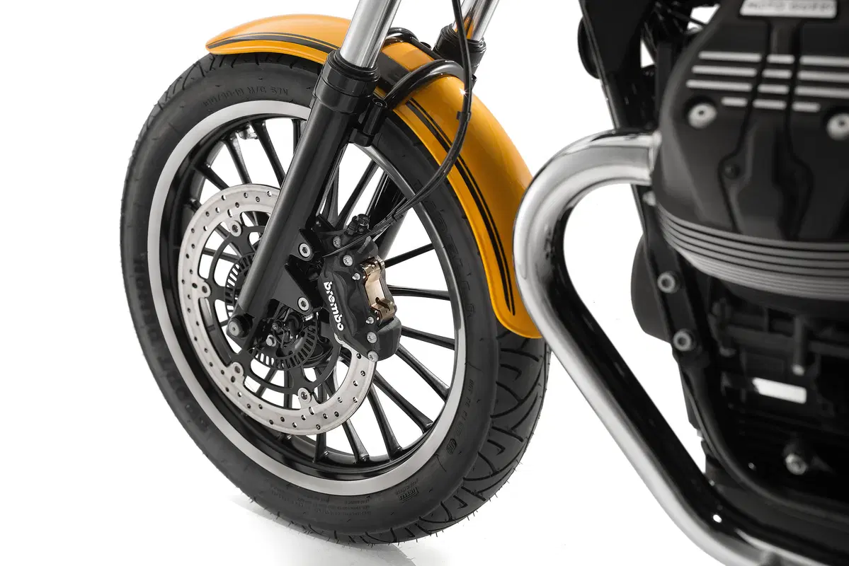Moto Guzzi V9 Bobber e V9 Roamer (40)