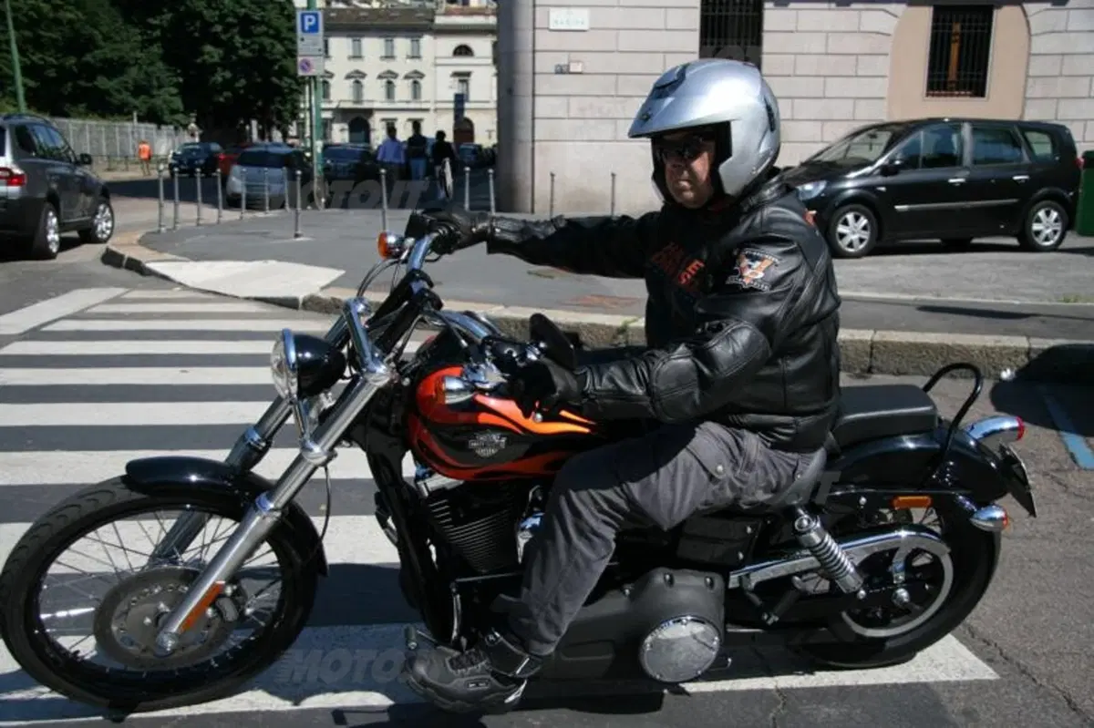 Harley-Davidson Dyna Wide Glide  (2)