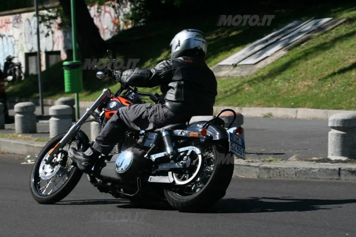 Harley-Davidson Dyna Wide Glide  (5)