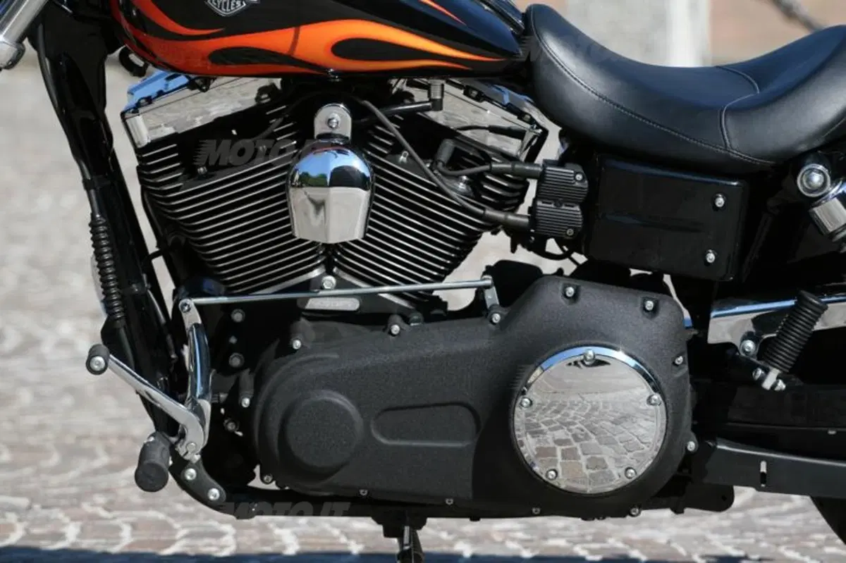 Harley-Davidson Dyna Wide Glide  (18)