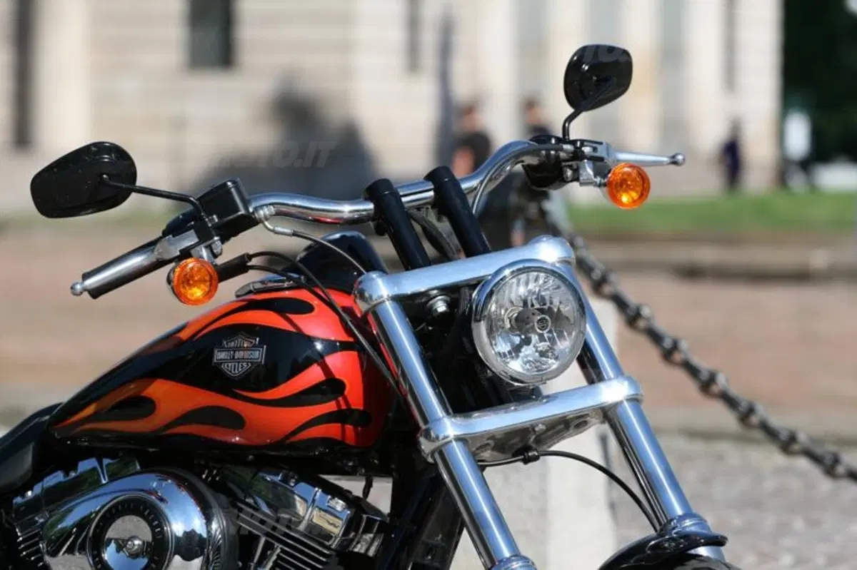 Harley-Davidson Dyna Wide Glide  (23)