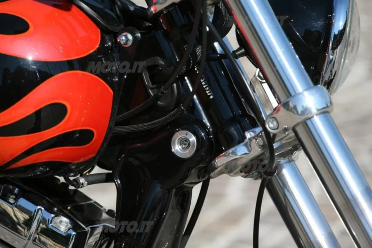Harley-Davidson Dyna Wide Glide  (27)